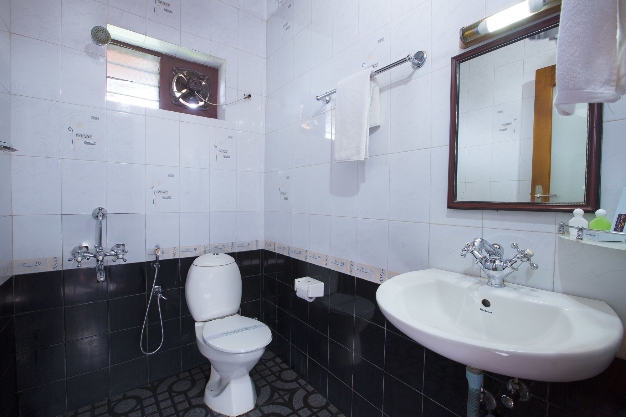 Spice Country Resort Chithirapuram Exteriör bild